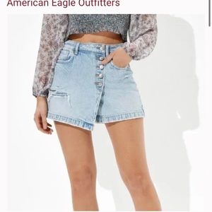 American Eagle light Denim Wash Mom Skort 8/10 Medium